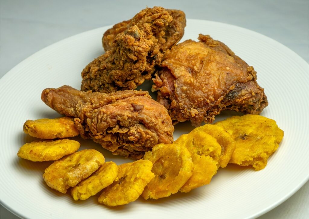 Crispy pica pollo with tostones on the side