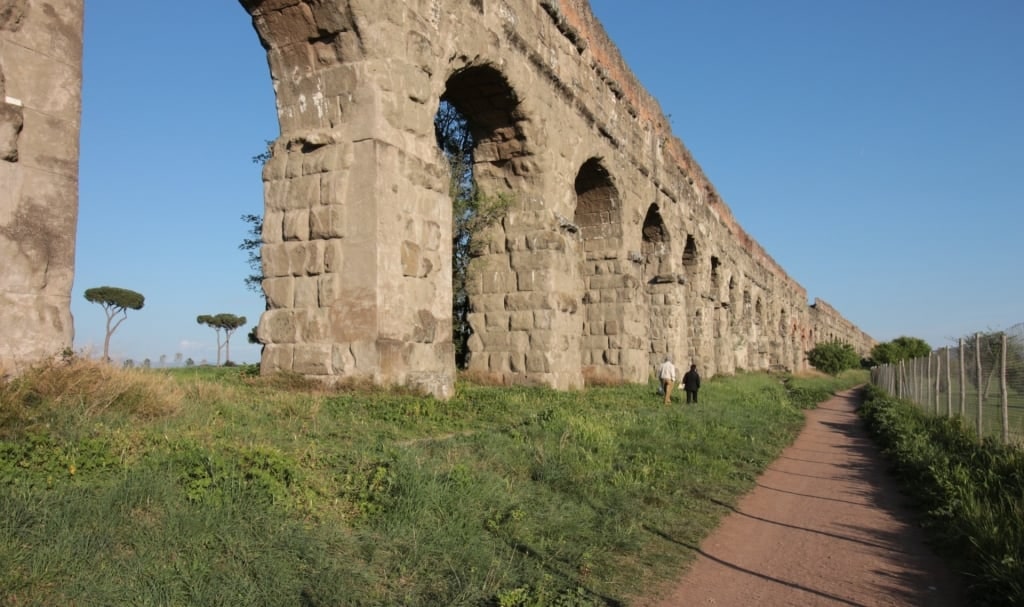 Pathway along Aqua Claudia, Parco dei Acquedotti