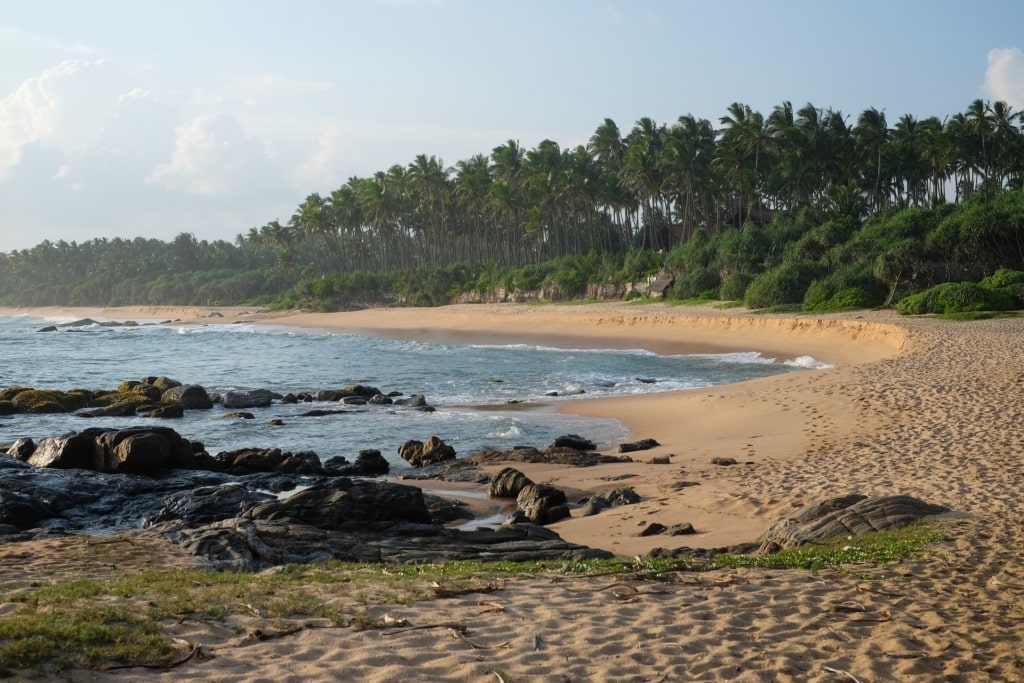 Rocky shoreline of Rekawa Beach, Tangalle