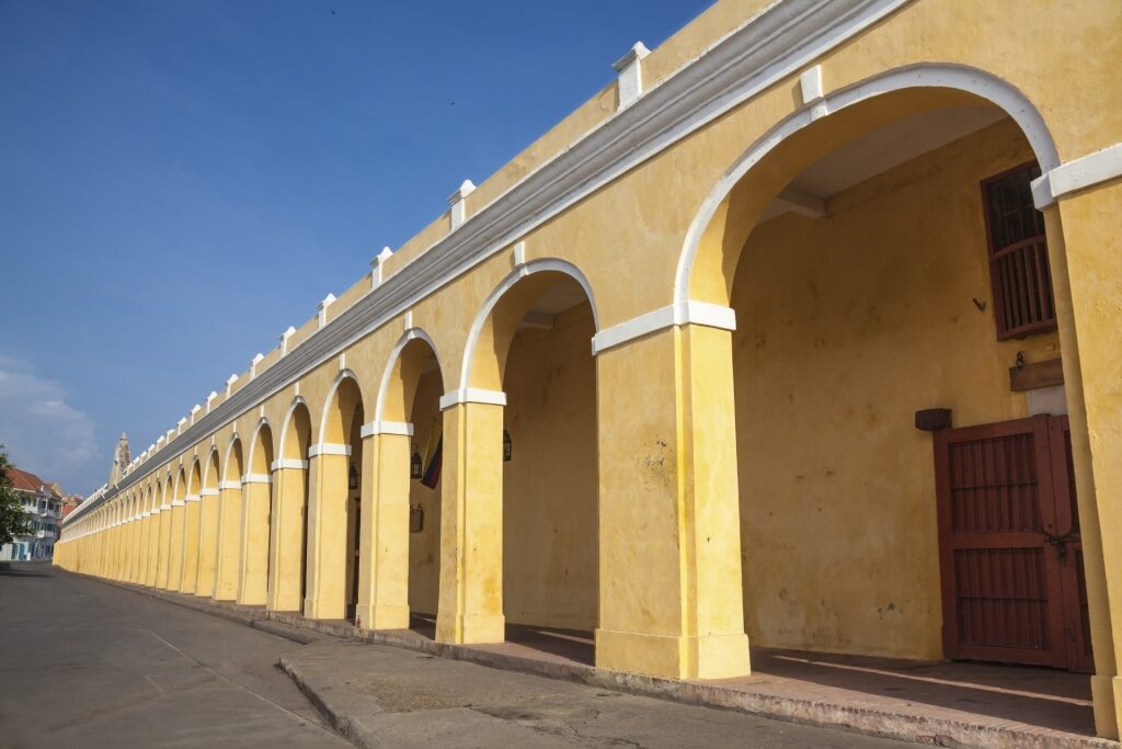 Yellow arches in Las Bóvedas Artisan Center