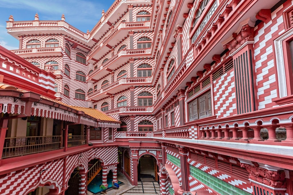 Red and white stripe exterior of Jami Ul-Alfar Masjid