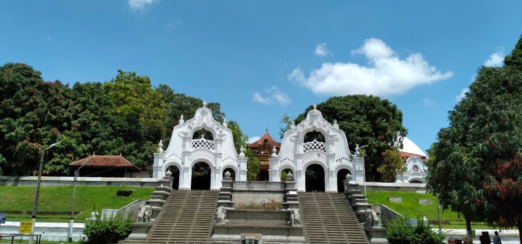 Entrance to the Kelaniya Raja Maha Viharaya