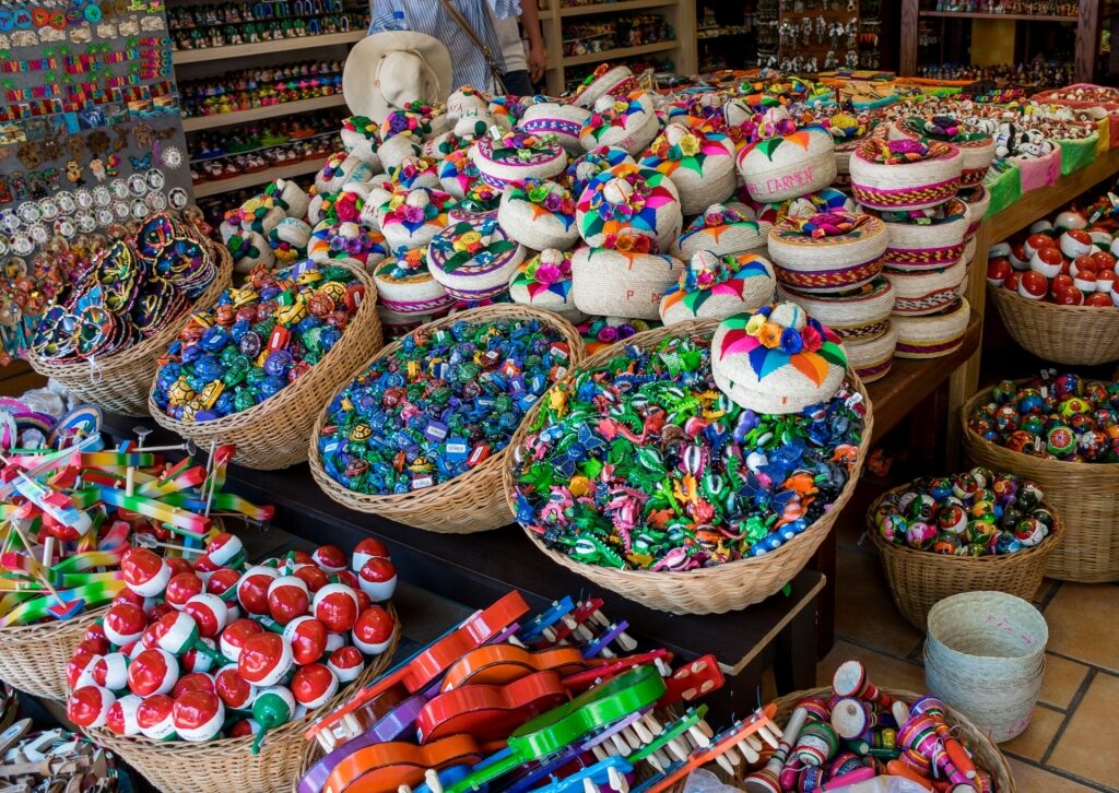 Souvenir shop in Quinta Avenida