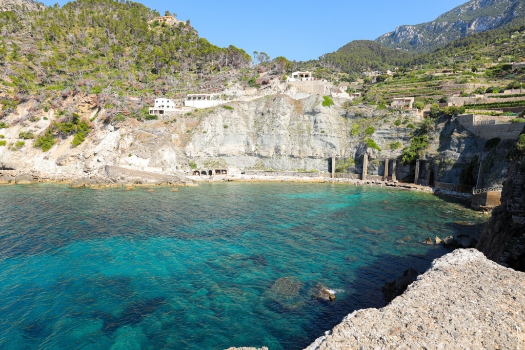 Cliffs towering over Cala Banyalbufar