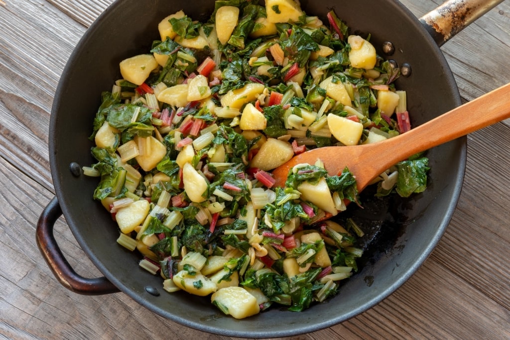 Blitva s Krumpirom in a pan