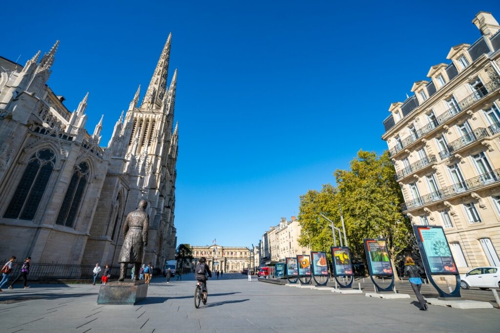 Street view of Bordeaux