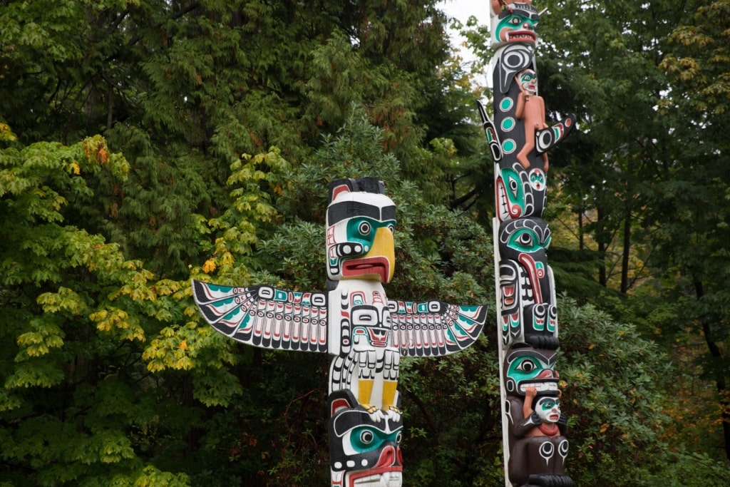 Raven totem pole in Stanley Park