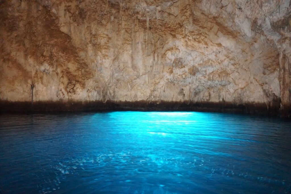 View inside the Grotta Dello Smeraldo