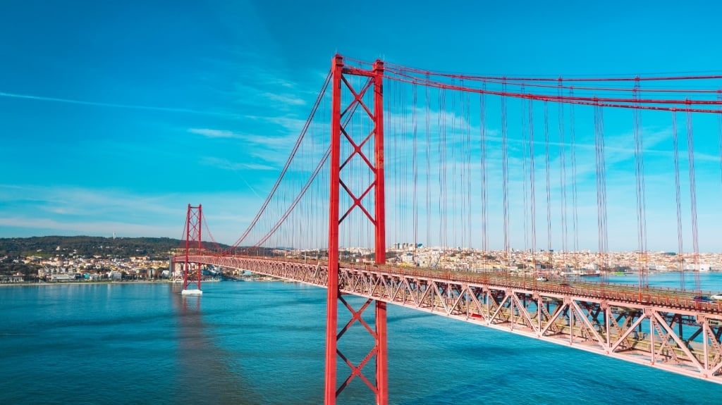 Red Ponte 25 de Abril bridge