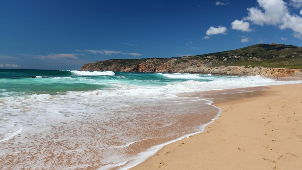 Large waves in Praia do Guincho, Cascais