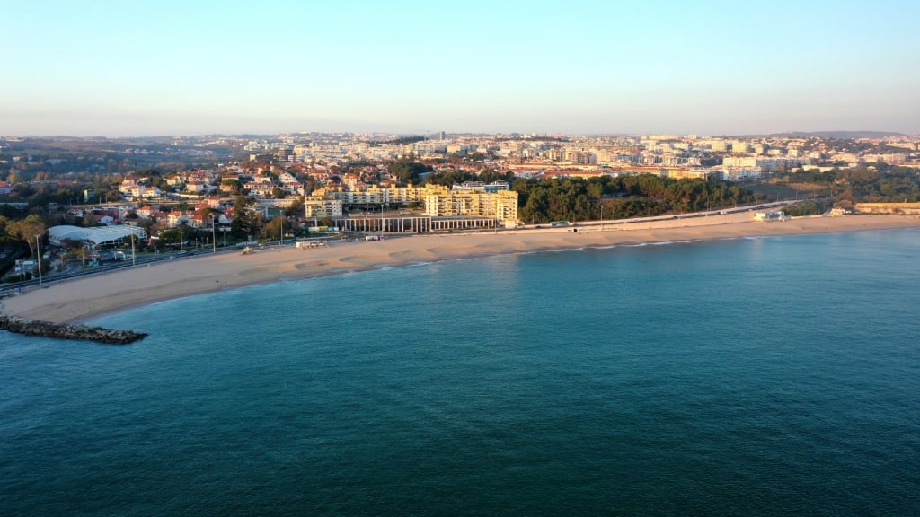 Dark blue water of Praia do Saisa, Oeiras