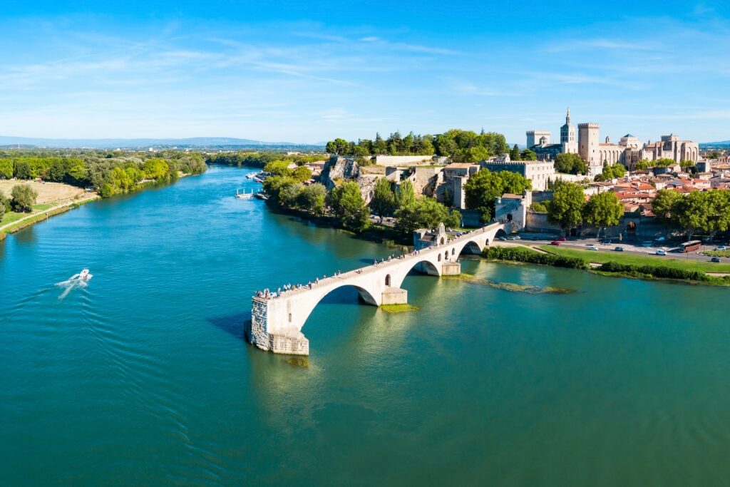 Pont Saint-Bénézet, Avignon with view of the castle