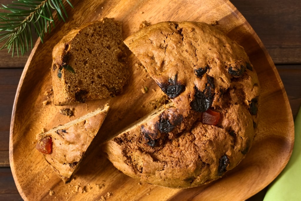 Sliced Pan de pascua