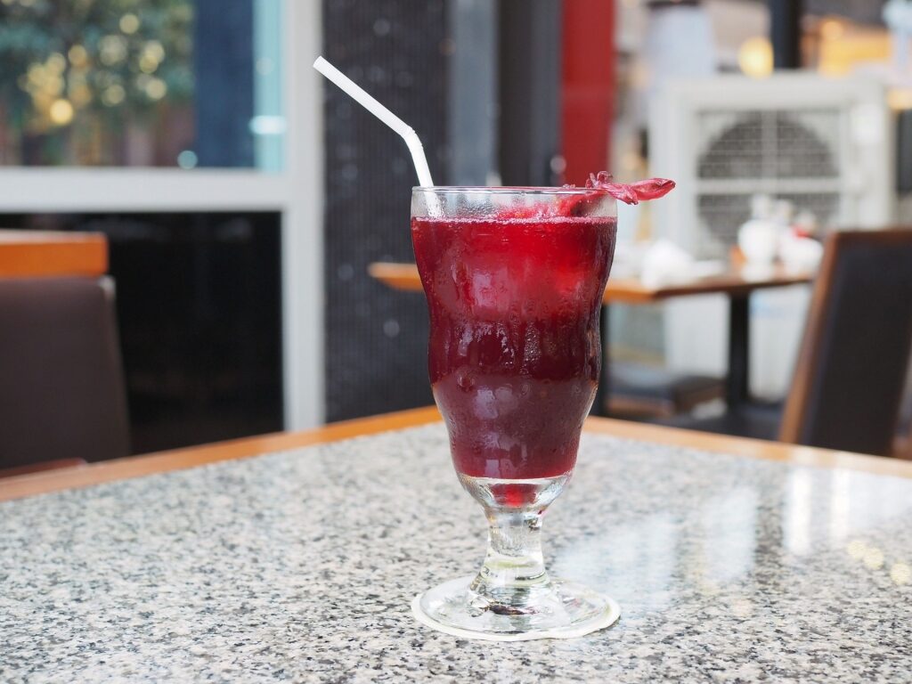 Sorrel punch in a glass