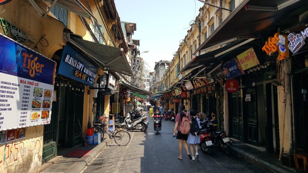 Street view of Ta Hien Street