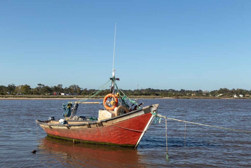 Fishing boat in Arroyo Pando