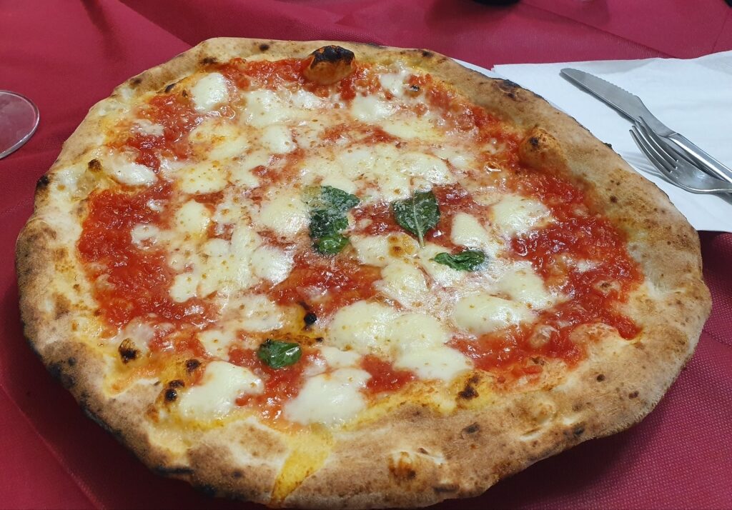 Pizza of Di Matteo, Naples