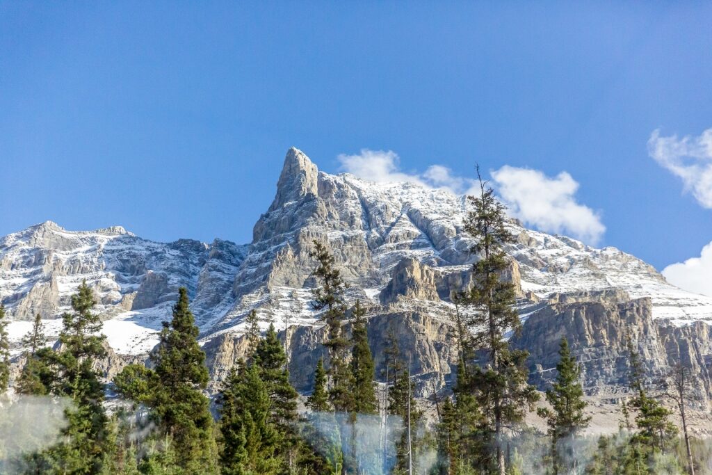Best time to visit Banff - Banff mountains