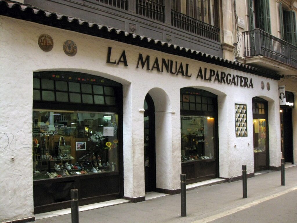 Exterior of La Manual Alpargatera, Barcelona 