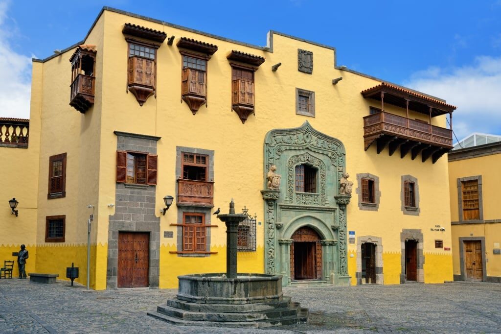 Yellow facade of Casa de Colón, Las Palmas