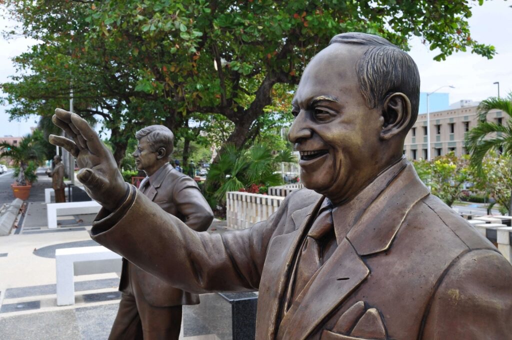 Statues at the Paseo de los Presidentes