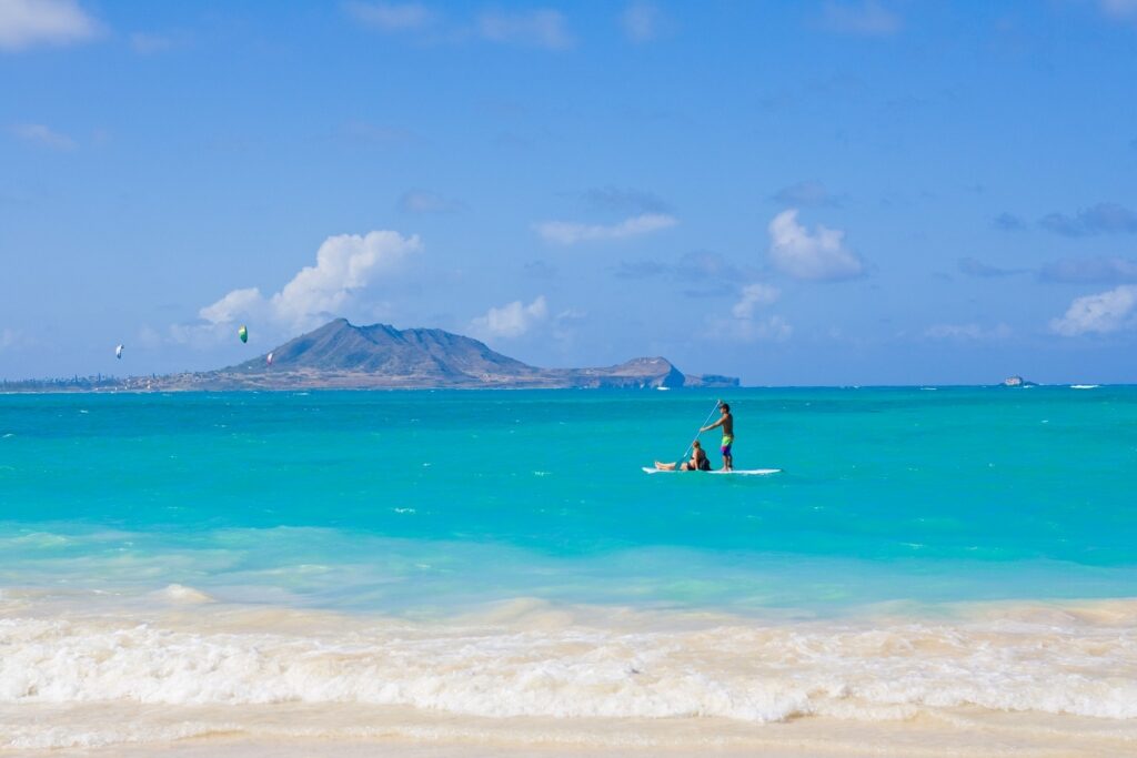 People paddleboarding in Maui, Hawaii