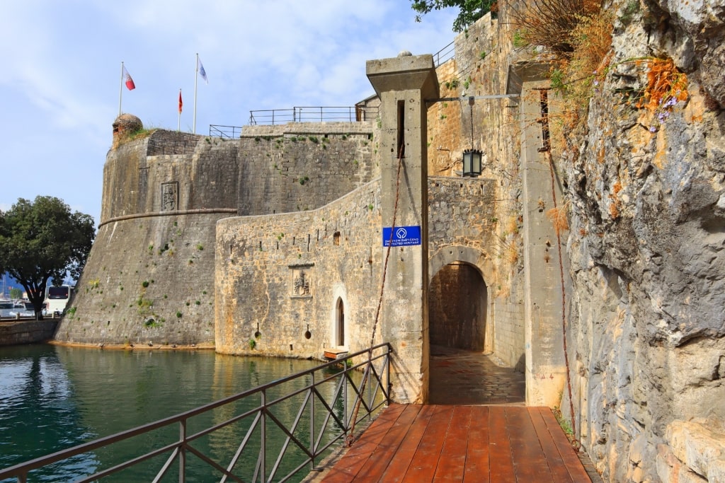 Entrance to the Gurdic Gate