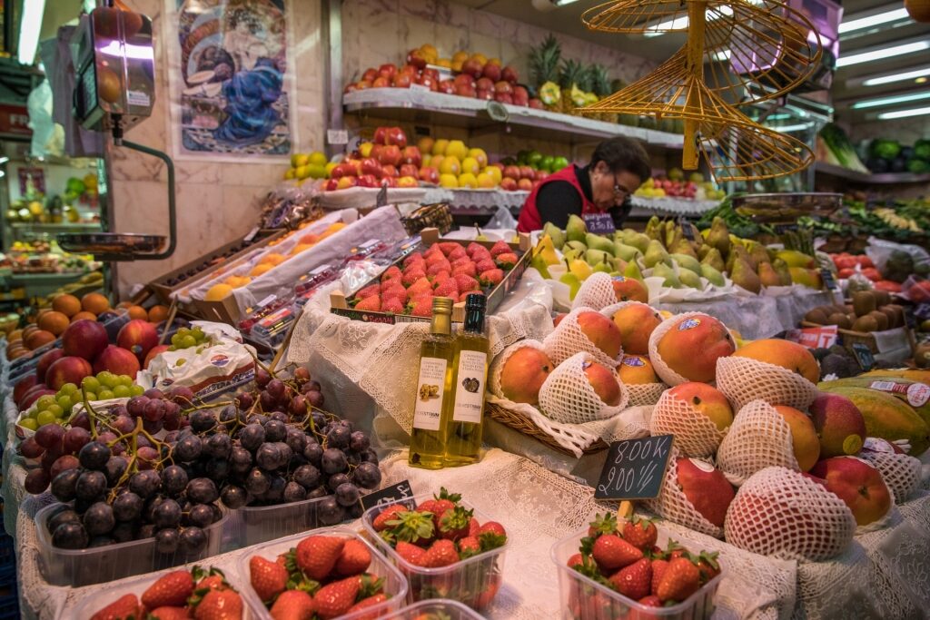 Produce inside the Valencia Central Market