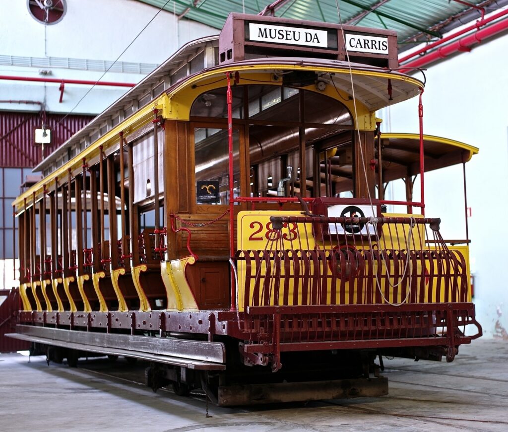 Old train inside Museu da Carris