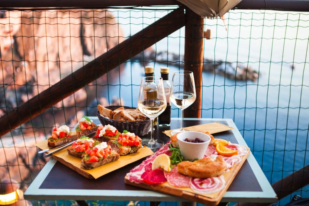 Food in Nessun Dorma, Cinque Terre