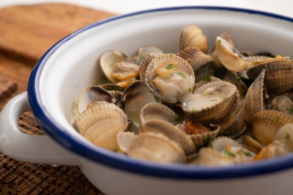 Bowl of Almejas a la marinara