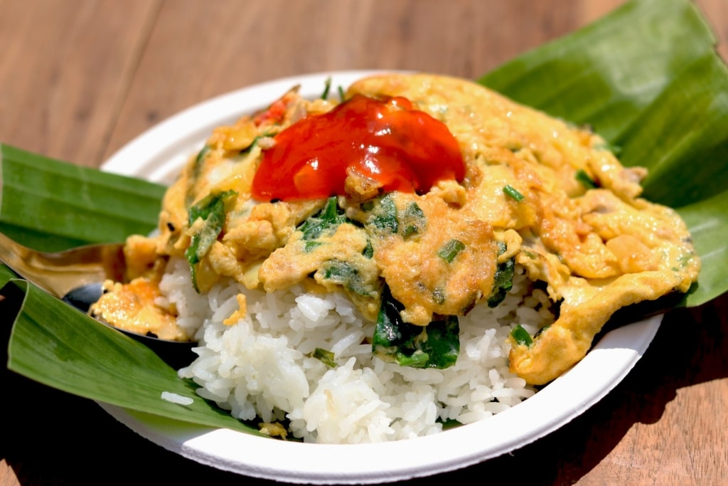 Plate of Kai jeow with rice