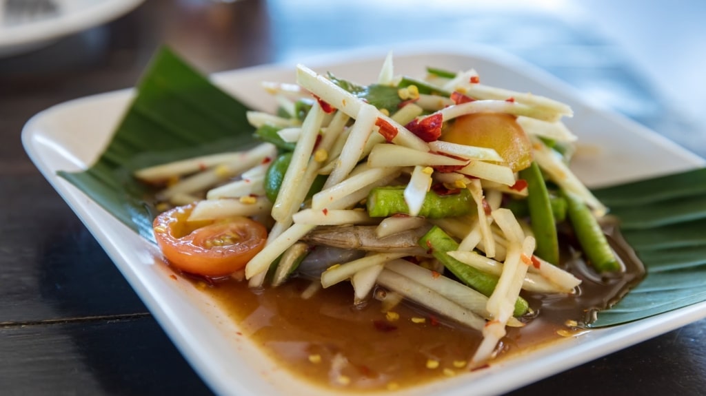 Plate of Som tam