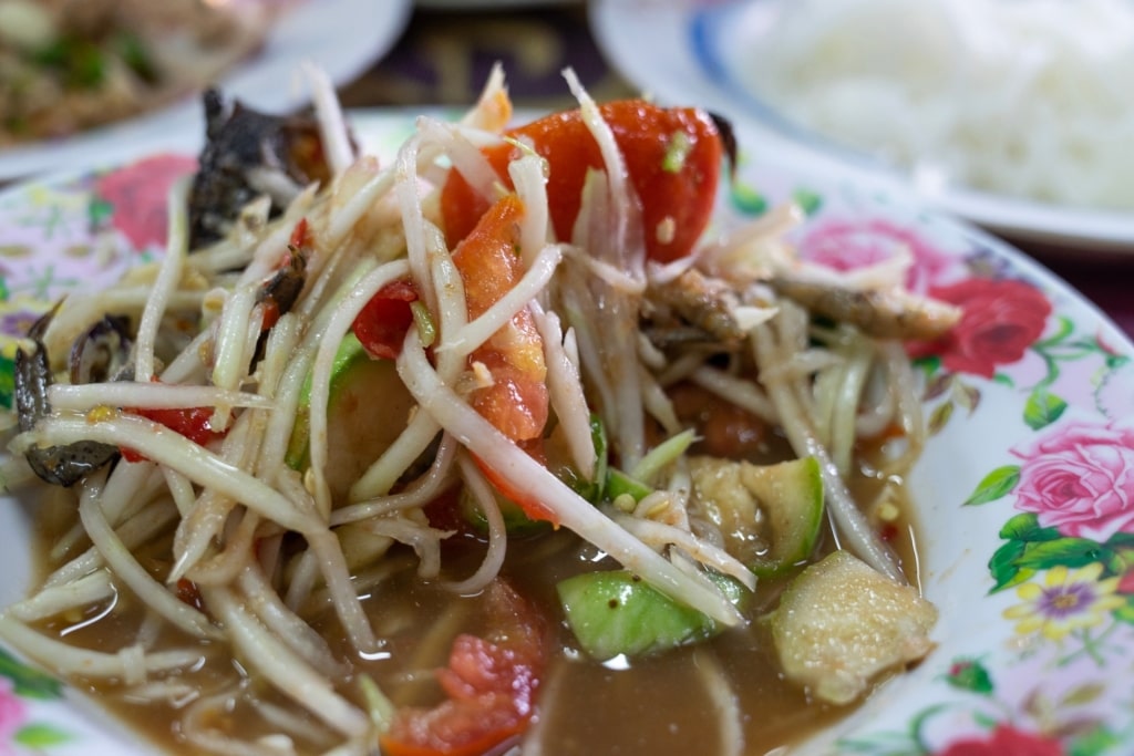 Plate of Som tam puu