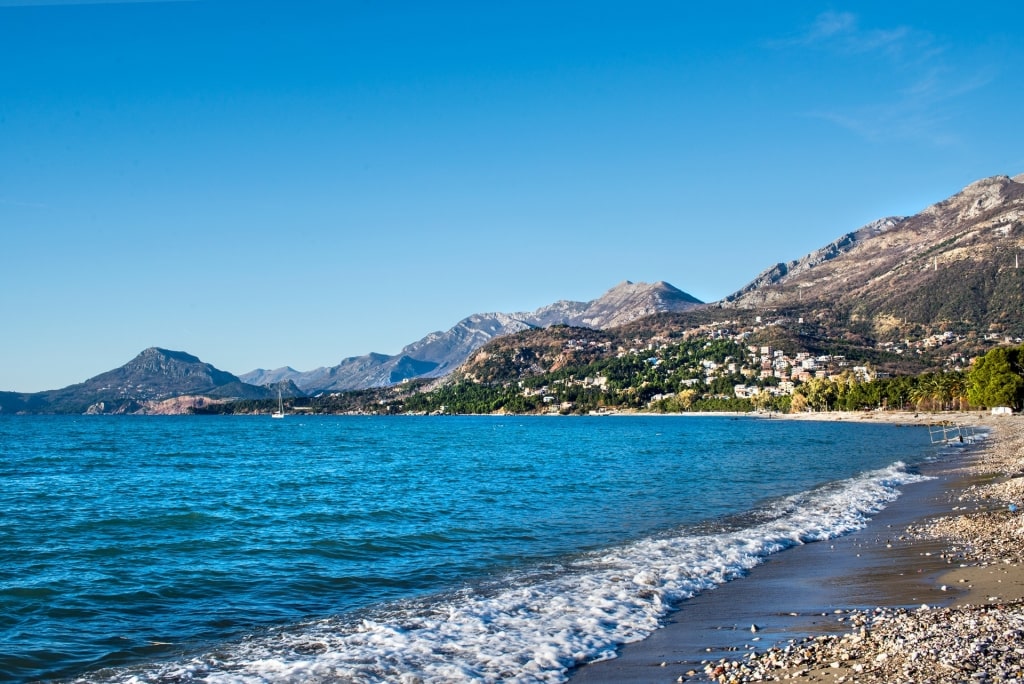 Blue waters of Topolica City Beach