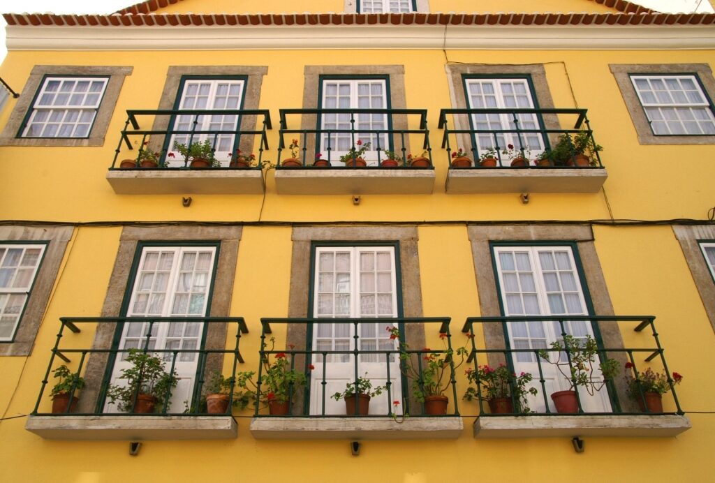 Yellow facade of Casa-Museu Amália Rodrigues