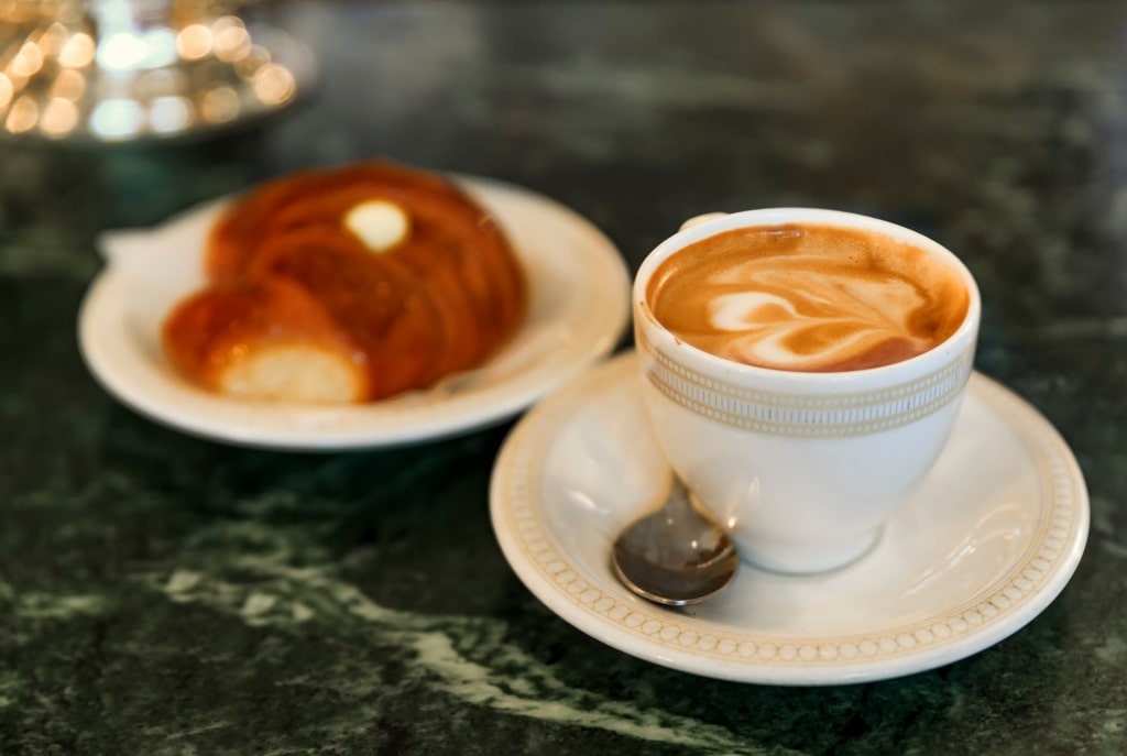 Food in Florence - Cornetti and caffe