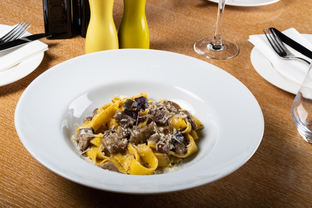 Food in Florence - Tagliatelle funghi porcini e tartufo