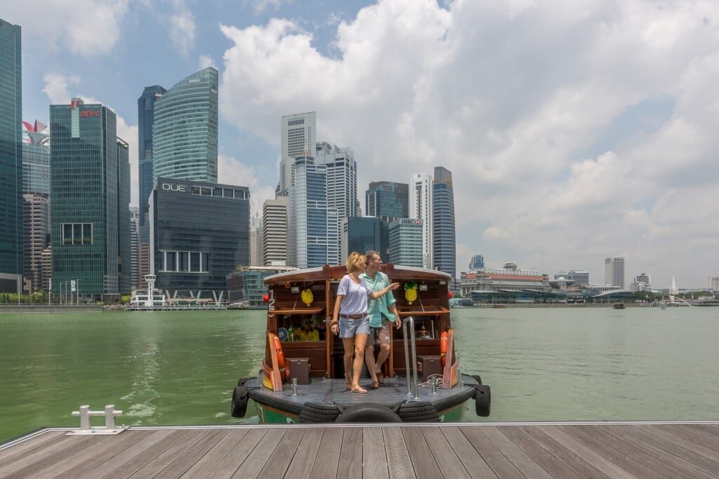 Couple on a bumboat in Singapore