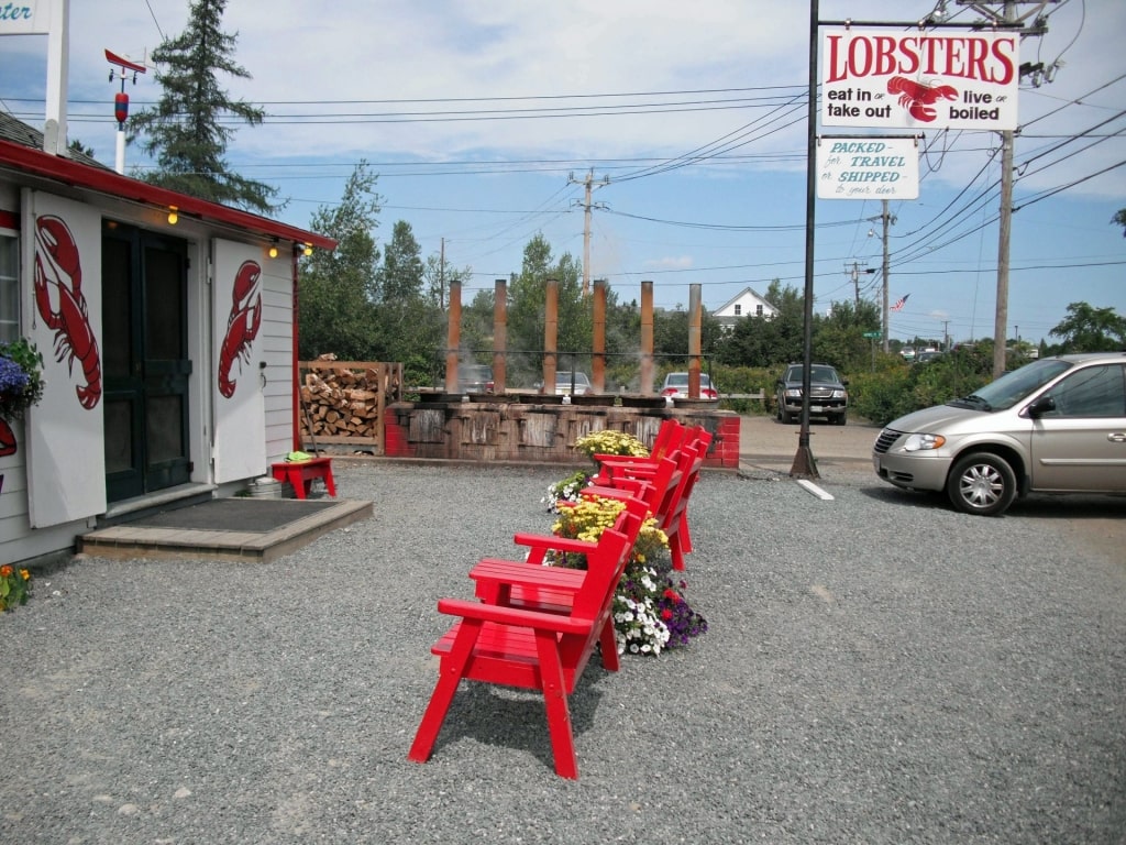 Exterior of Trenton Bridge Lobster Pound