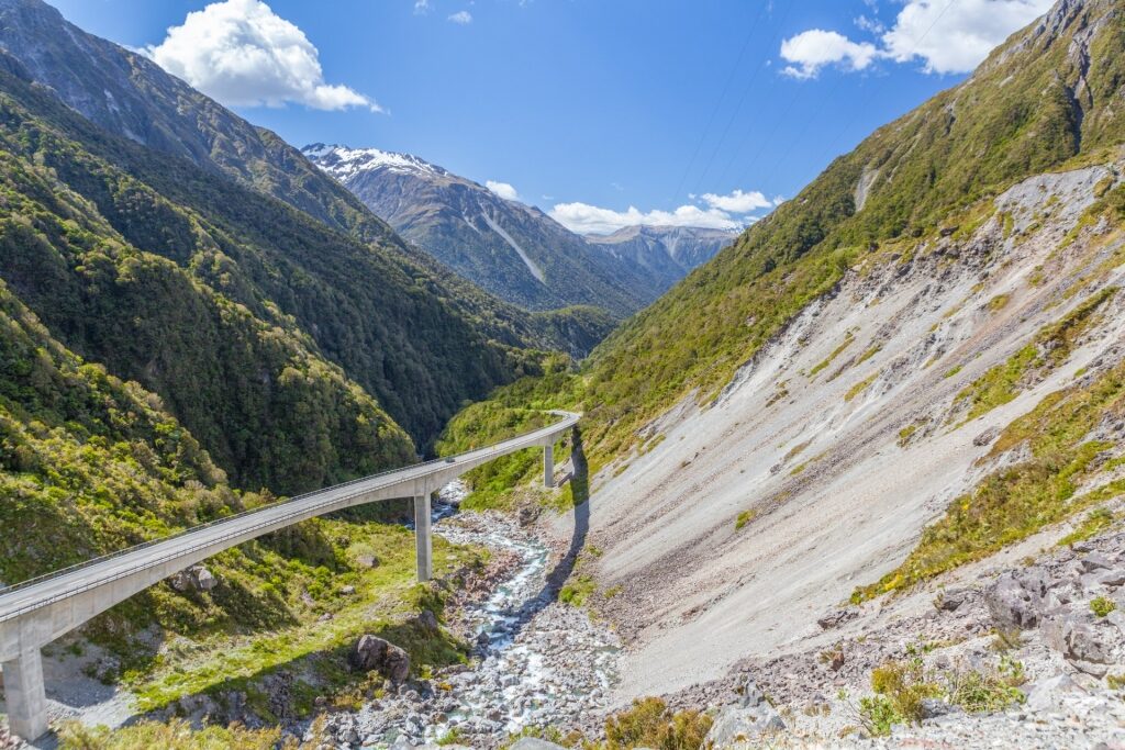Pretty landscape of Arthur’s Pass in Southern Alps, South Island