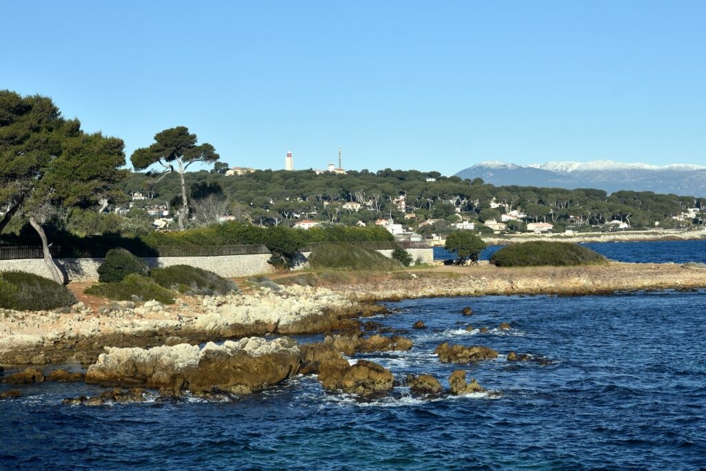 Rocky landscape of Plage de la Garoupe