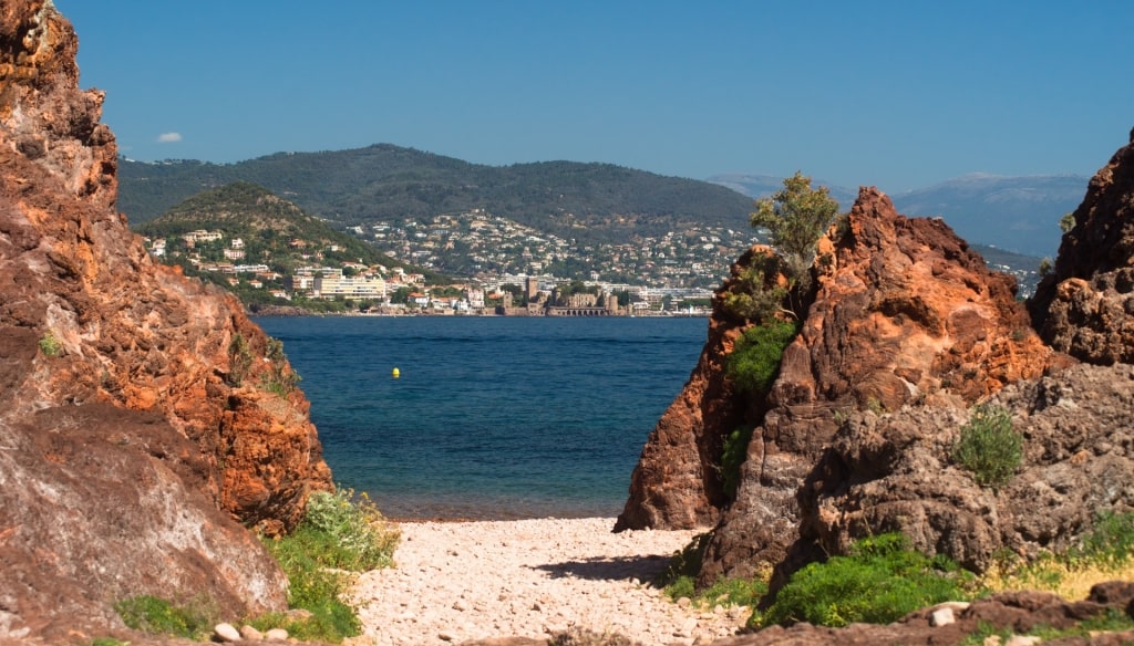 Rock formations around Plage de l'Aiguille