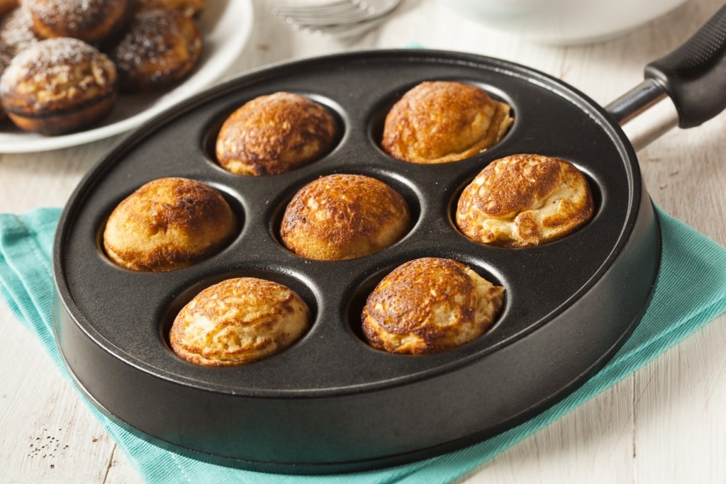 Cooking aebleskivers