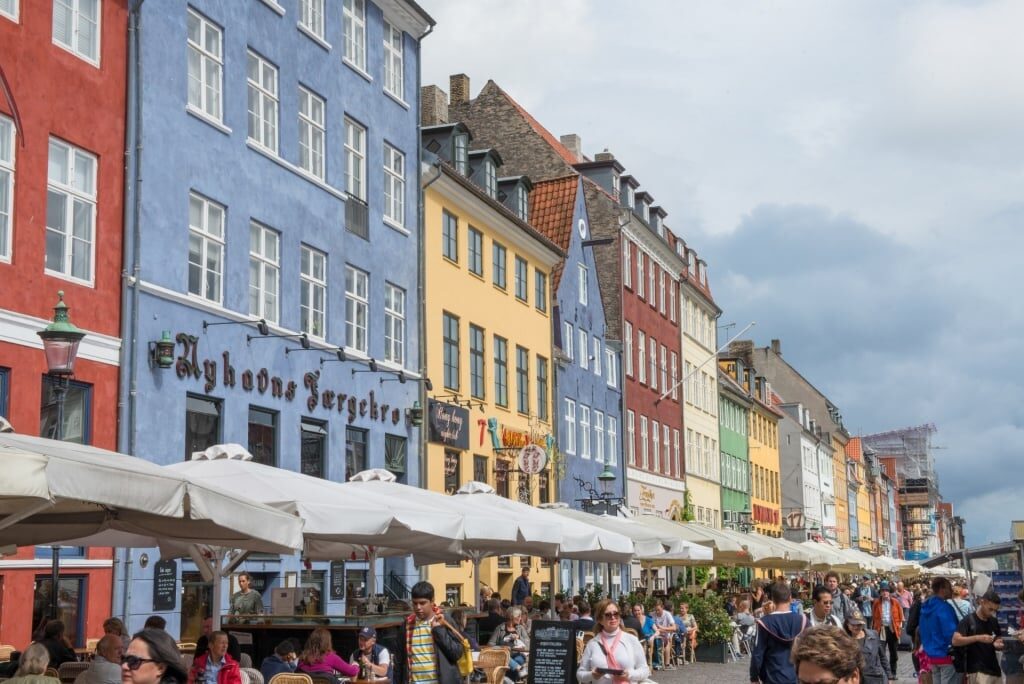 Restaurants along Nyhavn