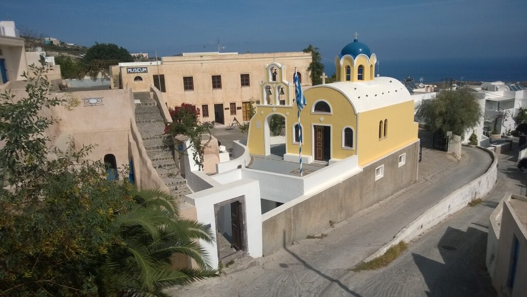 Exterior of Emmanuel A. Lignos Santorini Folklore Museum