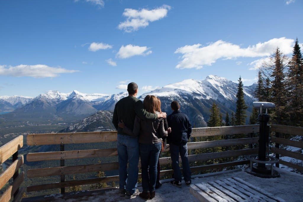 Family sightseeing from Banff Springs