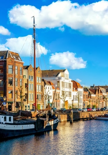 Visit Rotterdam Canals, one of the best things to do in Rotterdam