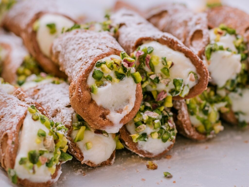 Best food in Italy - Cannoli