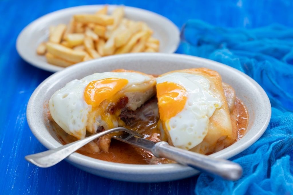 Bowl of francesinha